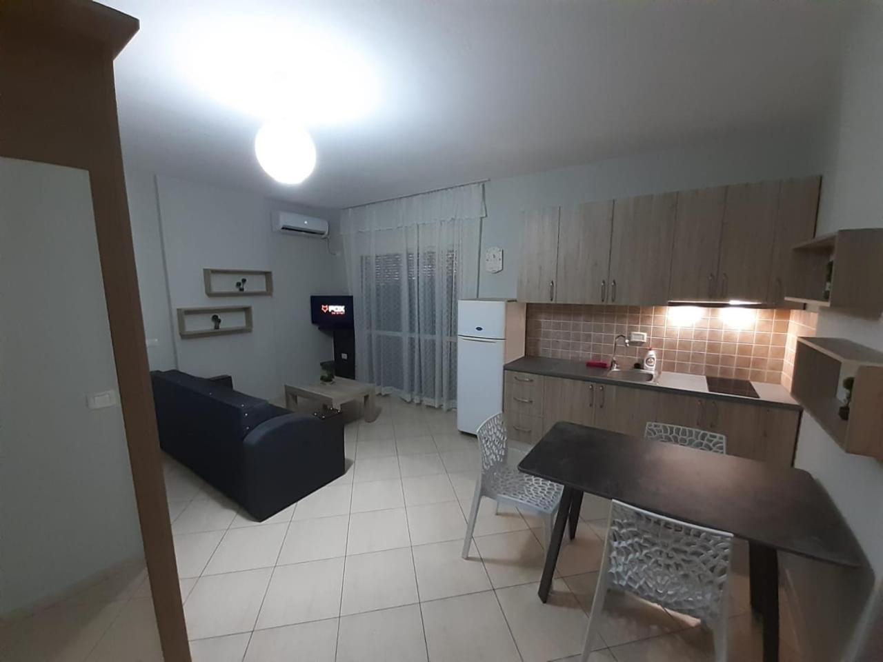 Disy Apartments Vlore Room photo